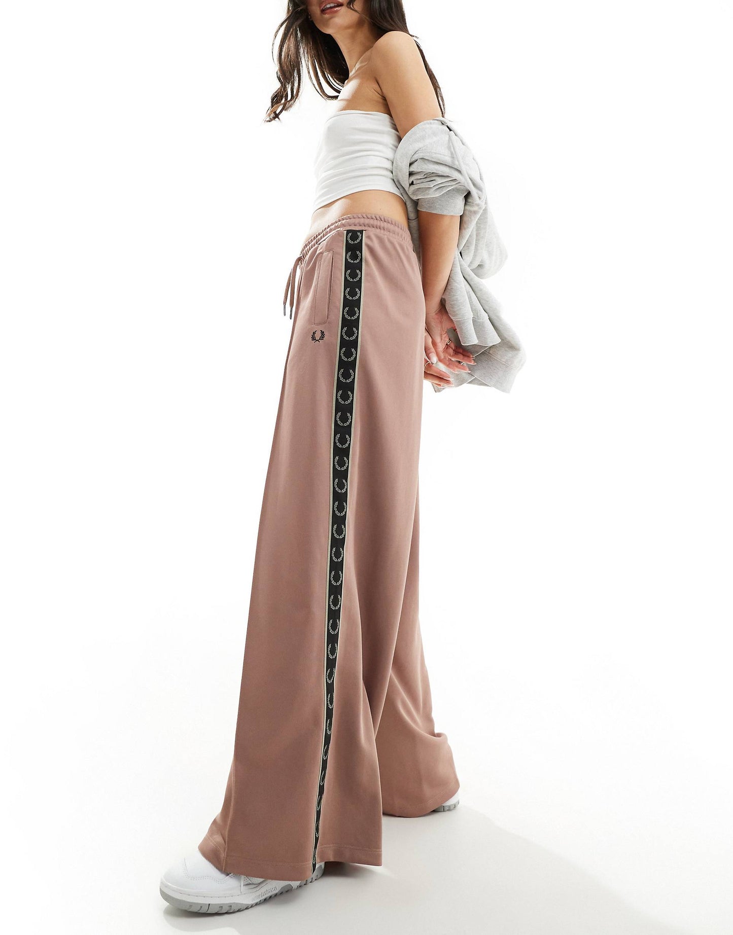 👖 Rose Rhythm - Wide-Leg Training Trousers