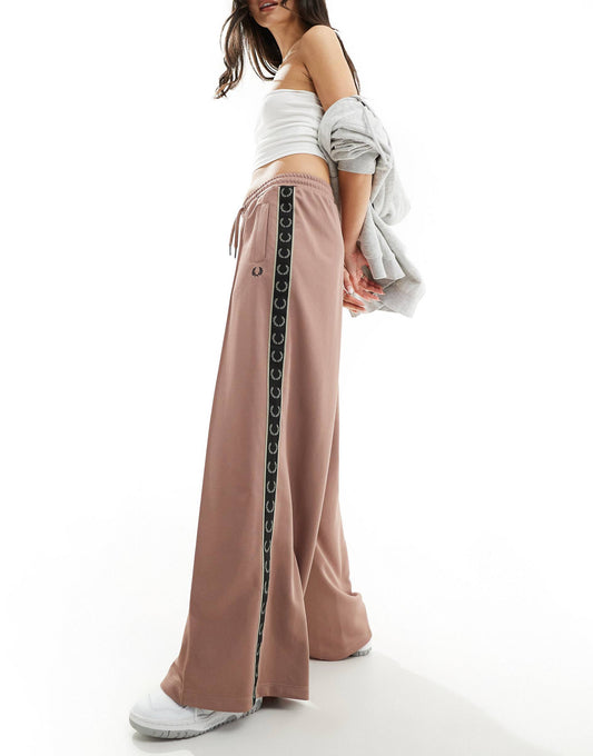 👖 Rose Rhythm - Wide-Leg Training Trousers
