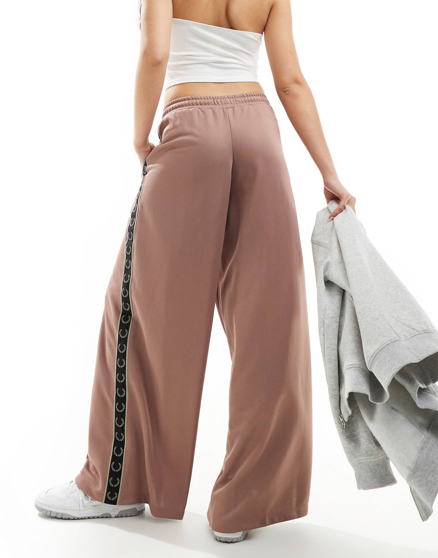 👖 Rose Rhythm - Wide-Leg Training Trousers